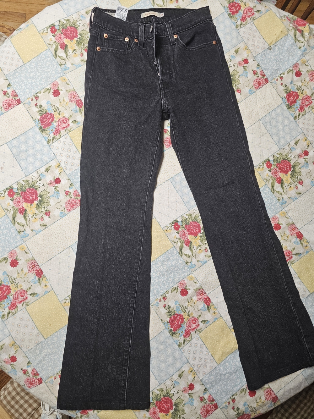 Women's Size 24 Wedgie Bootcut Levi's Black Jeans